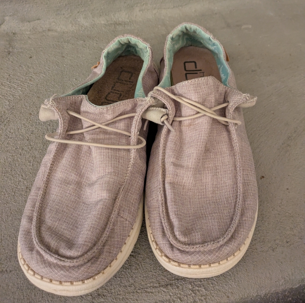 Hey Dude - Wendy Chambray - Size 8